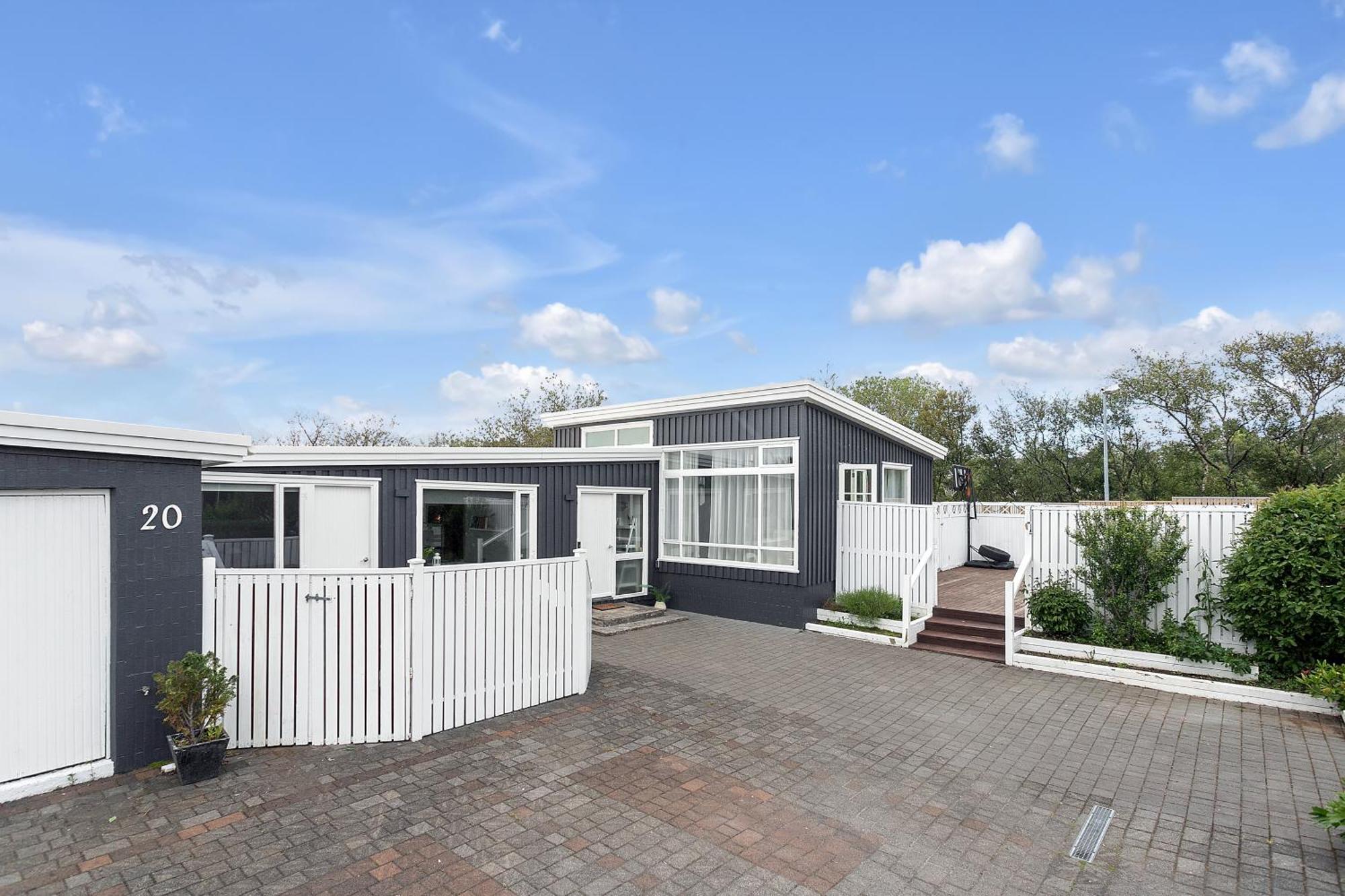House - Villa With Garden And Hot Tub, 2 Min From Reykjavik Garthabaer Exterior foto
